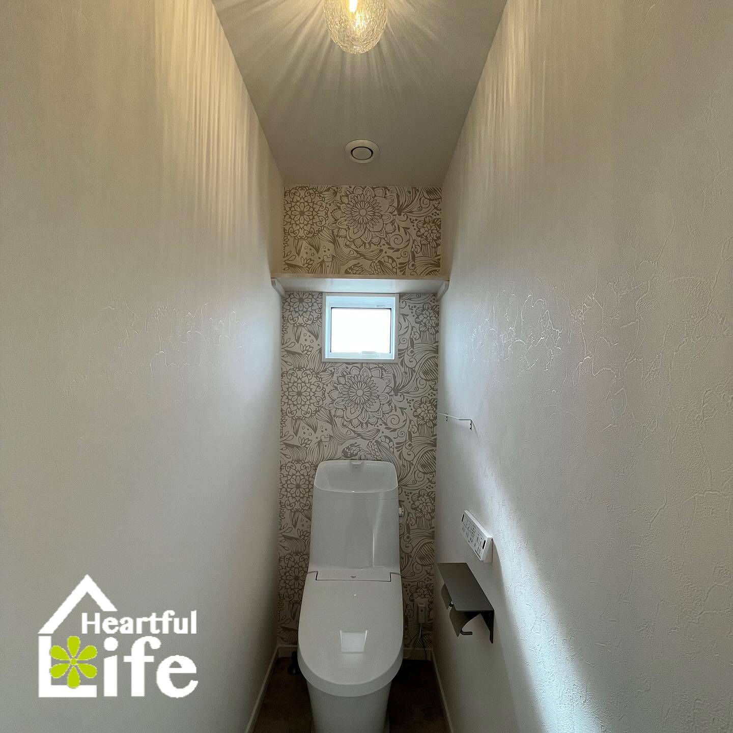 『白×グレーの組合せが可愛いお家』からWCのご紹介です👏