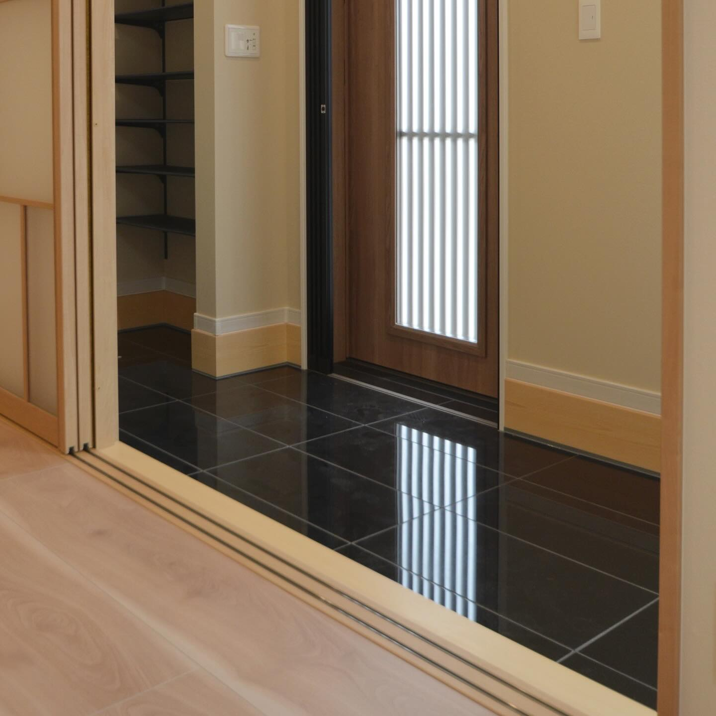 和モダンな玄関のご紹介です👏