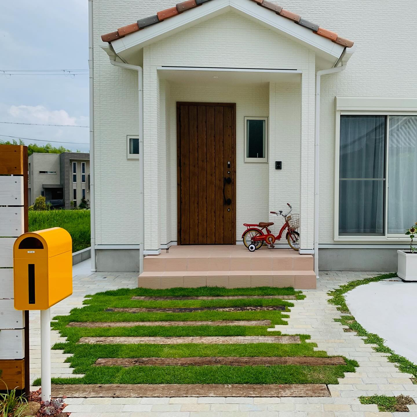 『玄関アプローチ』施工事例のご紹介です👏