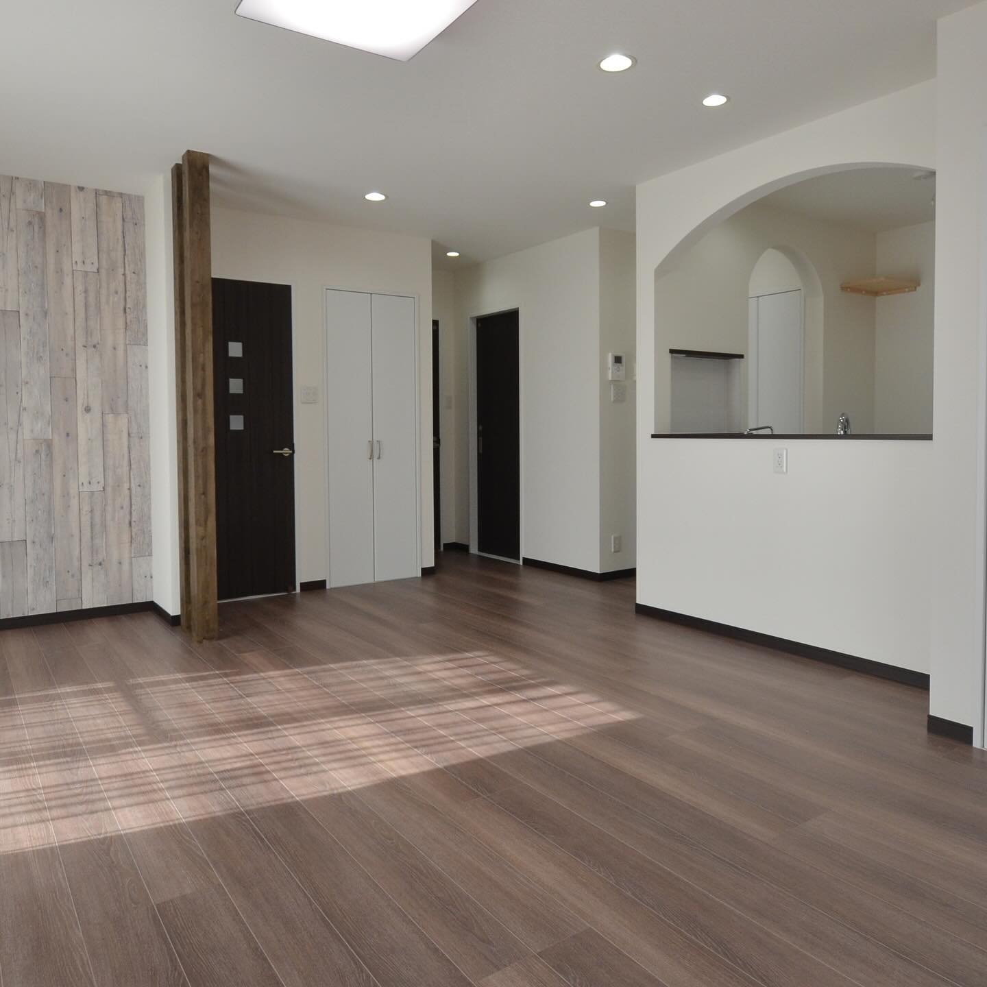 『シンプルモダンなお家』からroom tourのご紹介です...