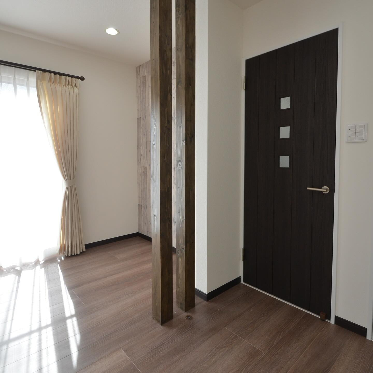 『シンプルモダンなお家』からroom tourのご紹介です...