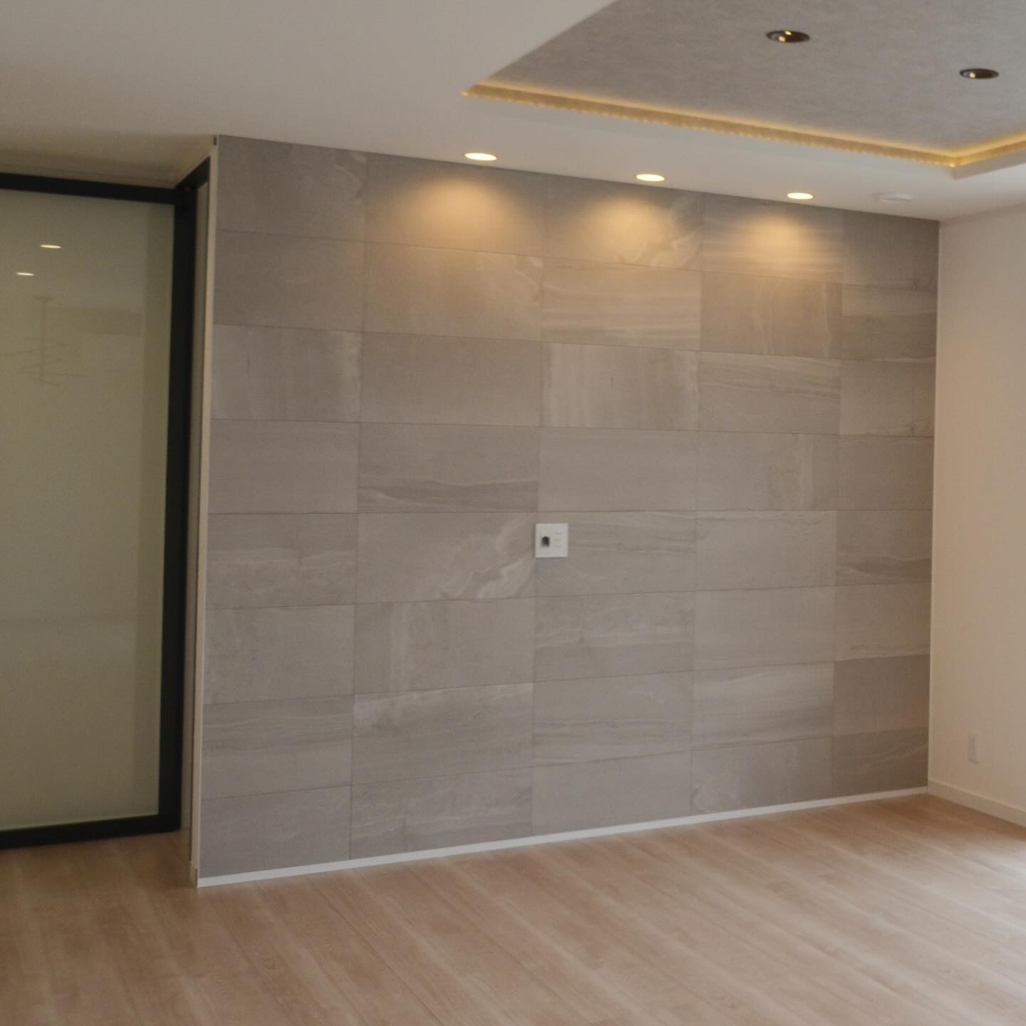 テレビ背面に人気のエコカラット🌿