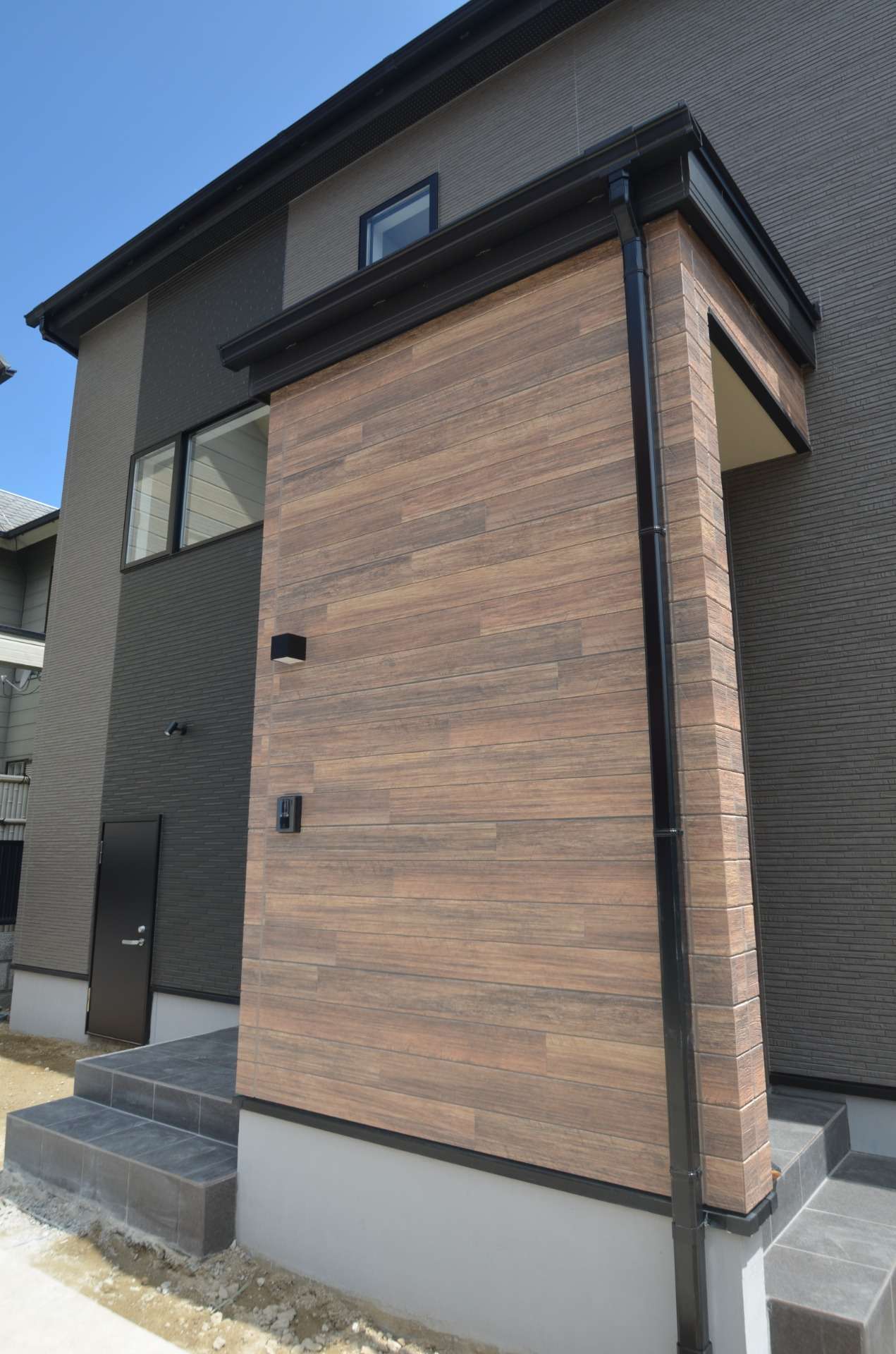 淡路市『空間を活かすｽｷｯﾌﾟﾌﾛｱと吹き抜けが魅力的なお家』