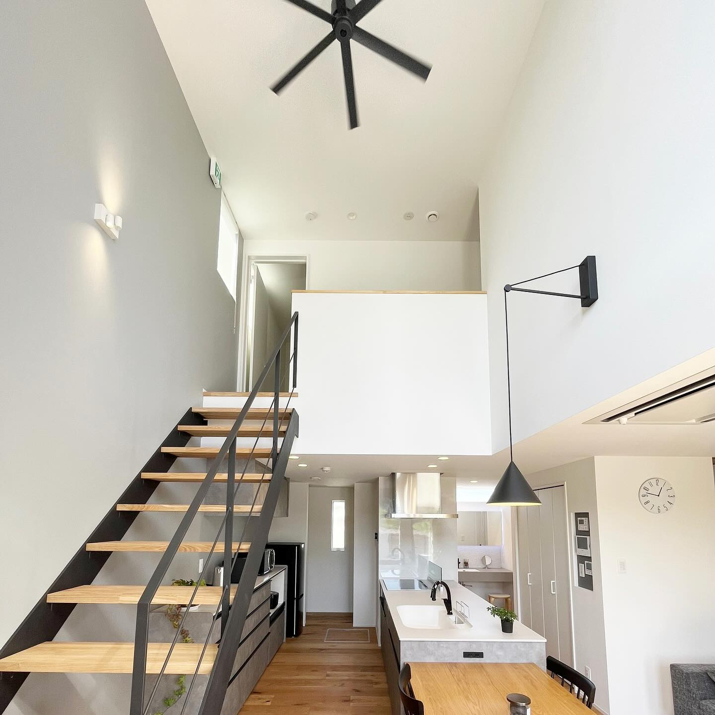 モデルハウスの『吹き抜け×シーリングファン』🌟シーリングファ...