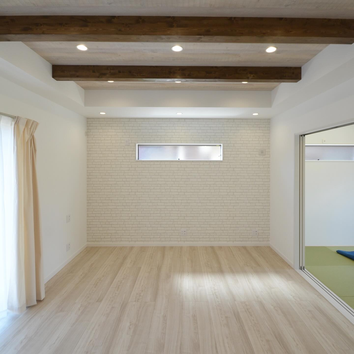 リビングの梁表し👏お部屋全体が開放的に感じられます✨アクセン...