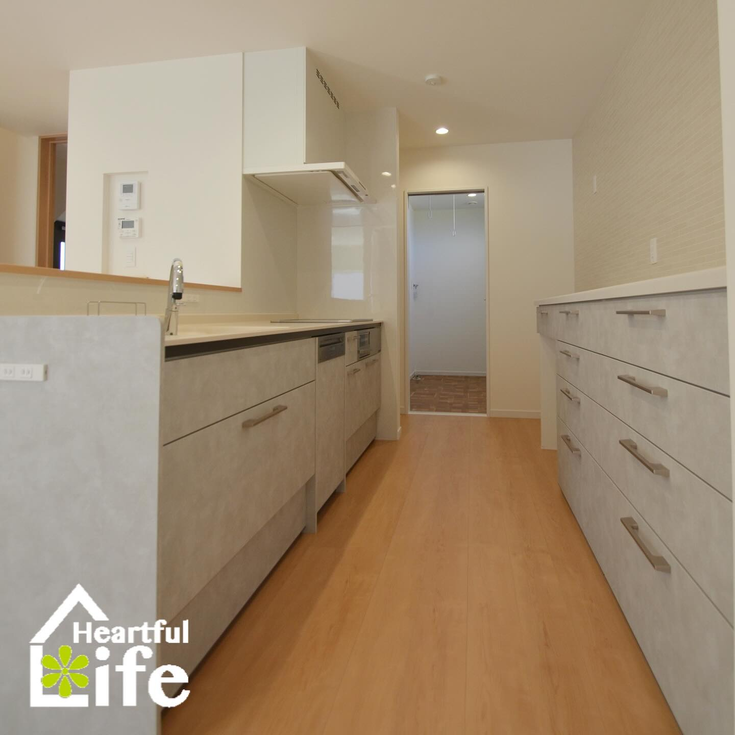 淡い色味が可愛らしい雰囲気のキッチン🤍✨