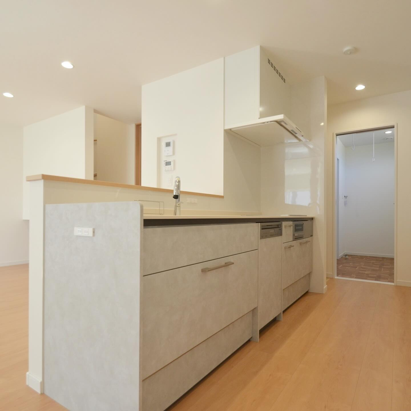 淡い色味が可愛らしい雰囲気のキッチン🤍✨