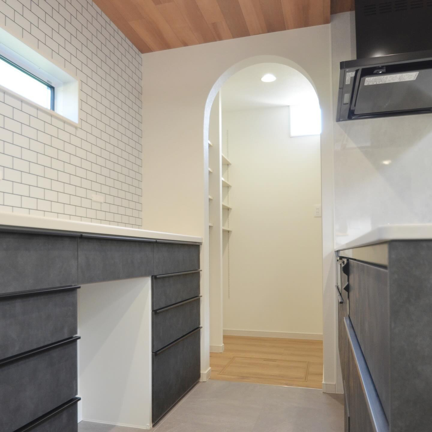 玄関横にパントリーを作りました👏