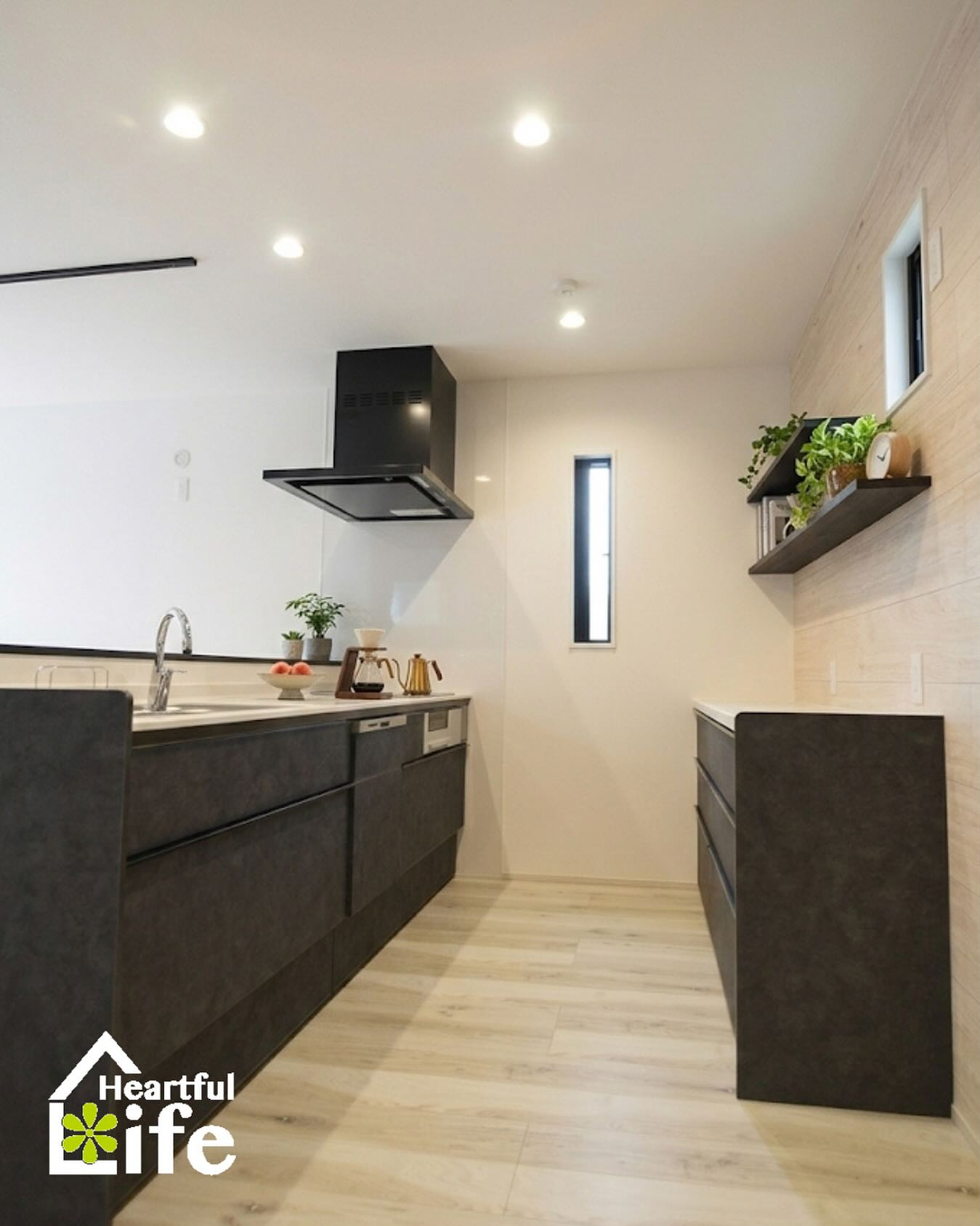 シンプルでスタイリッシュなキッチン🩶