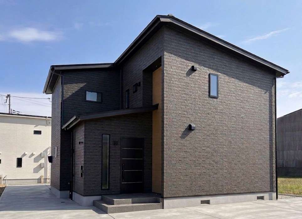 淡路市『ダークトーンを基調に、落ち着きのある心地よいお家』